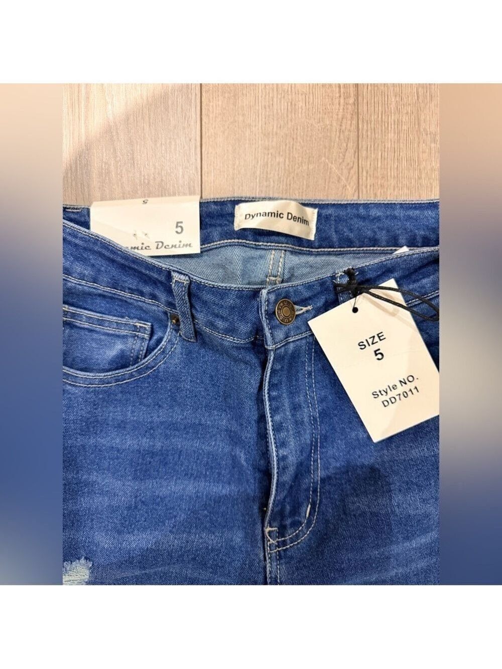 Vervet Dynamic Denim Flare Jeans Distressed NWT - Picture 3 of 5
